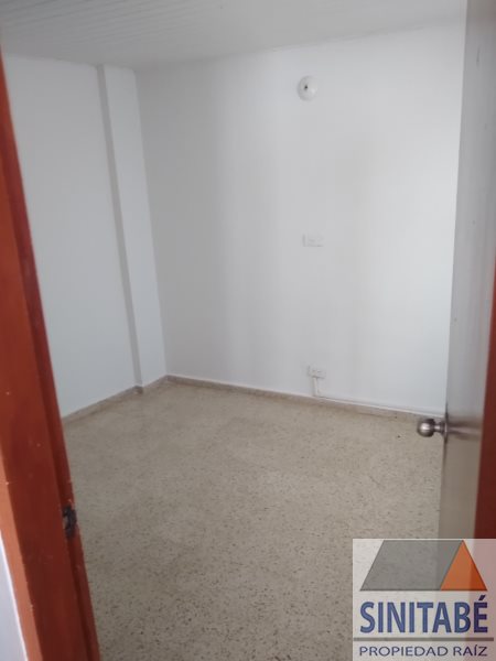 Apartamento disponible para Ambos en Caucasia Kennedy Foto numero 1